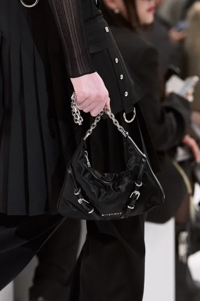 Look 75